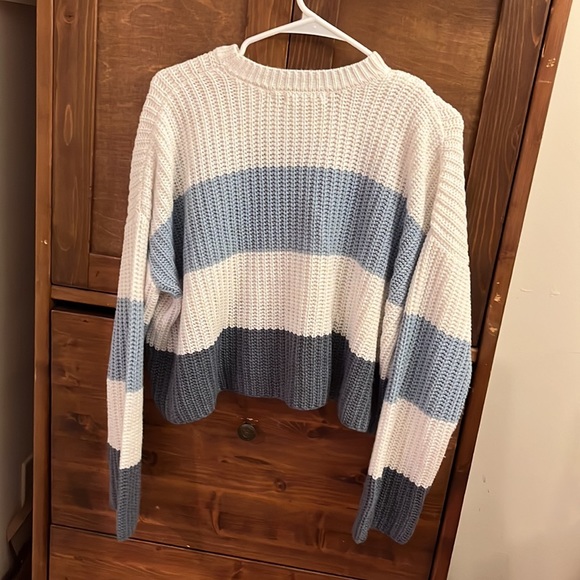 Moon & Madison Knit Sweater cropped - Picture 2 of 7